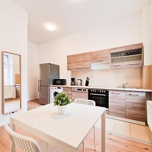 1 Room Apartments - 15min Messe DUS - 10min Oldtown